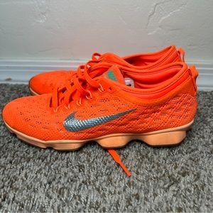 NIKE ZOOM FIT AGILITY HYPER PUNCH size 6
